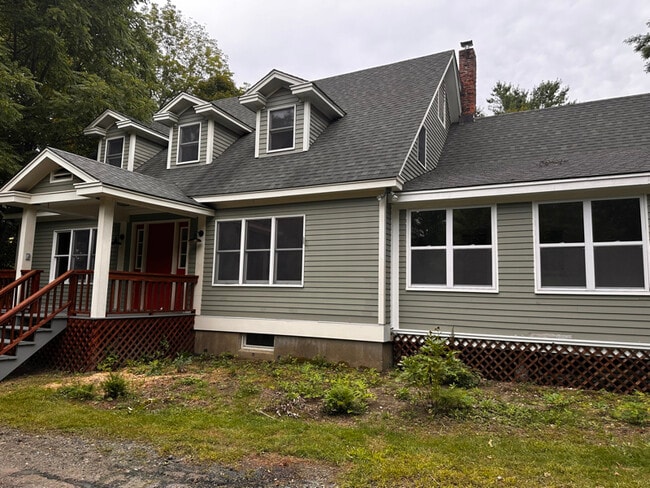 6 Crescent St in Randolph, VT - Building Photo - Building Photo