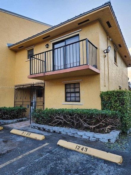 5100 W 12th Ln in Hialeah, FL - Building Photo - Building Photo