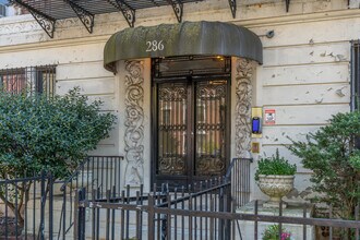 286 Saint Johns Pl in Brooklyn, NY - Foto de edificio - Building Photo