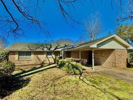 761 Forestdale Dr in Montgomery, AL - Building Photo