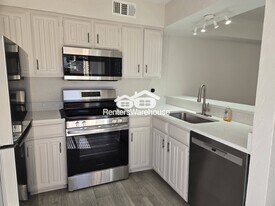 5626 Preston Oaks Rd in Dallas, TX - Building Photo