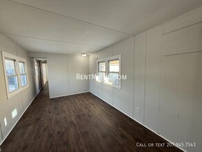 681 Main Rd N in Hampden, ME - Building Photo - Building Photo