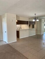 17401 Red Oak Dr in Houston, TX - Building Photo