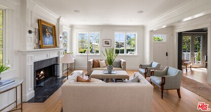 146 N Carmelina Ave in Los Angeles, CA - Building Photo - Building Photo