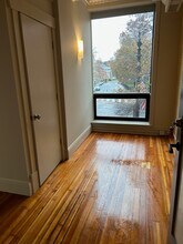 98 Main St, Unit 2nd Fl in Northampton, MA - Building Photo - Building Photo