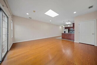 41 Wright Ave in Jersey City, NJ - Building Photo - Building Photo