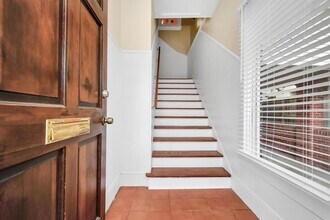 411 Peden St-Unit -B in Houston, TX - Foto de edificio - Building Photo