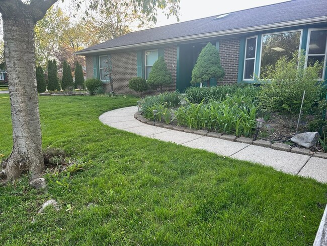 property at 353 Hollywood Dr