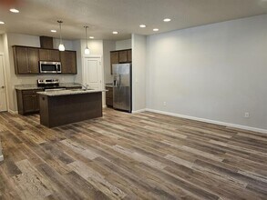 5724 NE 58th Way in Vancouver, WA - Building Photo - Building Photo