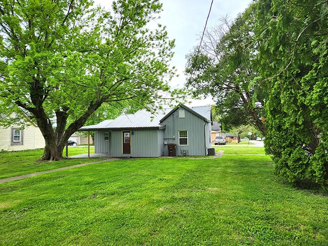 817 N Ashley St in Brazil, IN - Building Photo - Building Photo