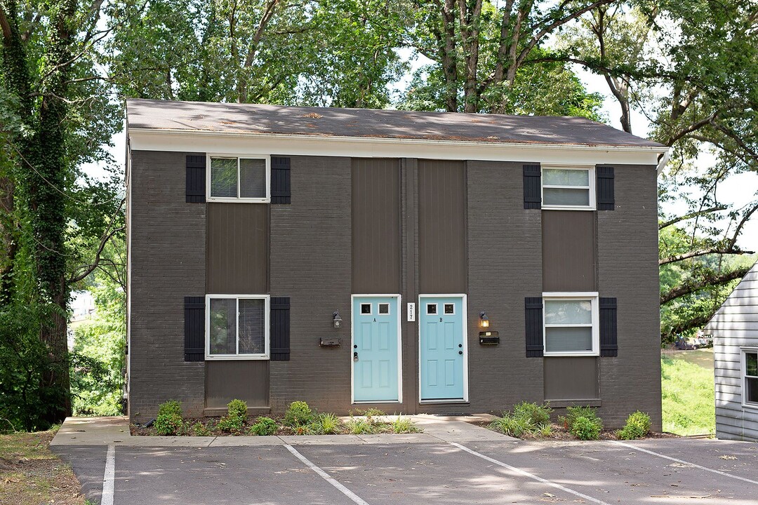 217 Stribling Ave in Charlottesville, VA - Building Photo