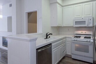 4148 Via Candidiz in San Diego, CA - Building Photo - Building Photo