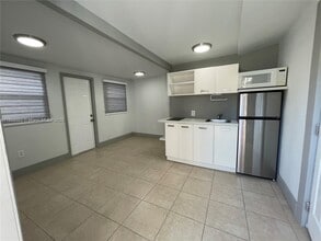 736 NW 22nd Ct in Miami, FL - Building Photo - Building Photo