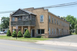 107 Macarthur Ave Apartments