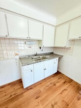 15601 Schoolcraft Rd, Unit 5 in Detroit, MI - Building Photo - Building Photo