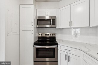 2020 Walnut St in Philadelphia, PA - Building Photo - Building Photo