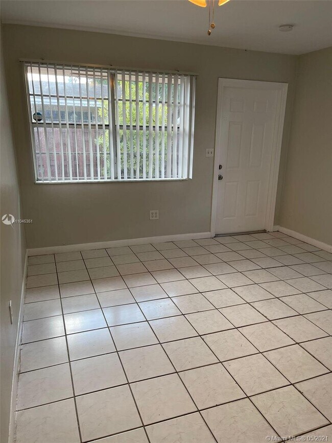 3960 SW 51st St-Unit -3 in Fort Lauderdale, FL - Building Photo - Building Photo