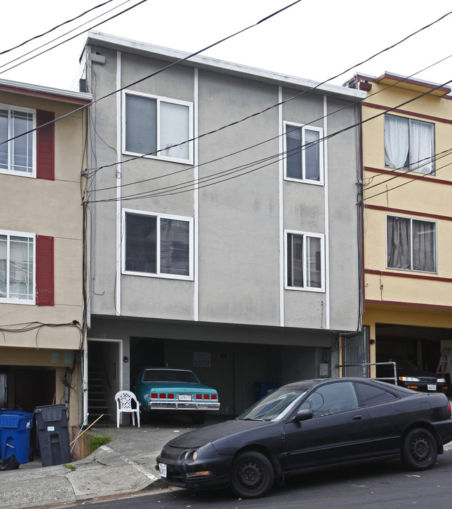 72 Lausanne Ave in Daly City, CA - Building Photo - Building Photo