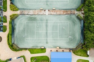 746 Eagle Creek Dr in Naples, FL - Building Photo - Building Photo