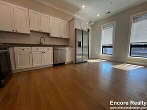 16 Highgate St, Unit 2 in Boston, MA - Building Photo - Building Photo