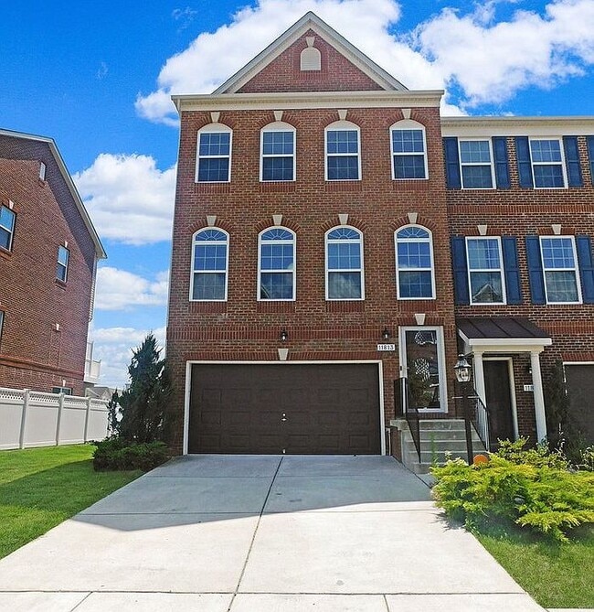 property at 11813 Sunset Ridge Pl