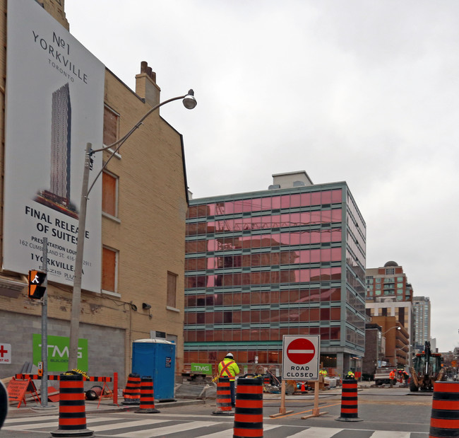 1 Yorkville in Toronto, ON - Building Photo - Building Photo