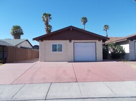 4521 Vía Torino in Las Vegas, NV - Building Photo