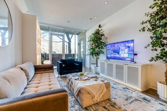 2950 McKinney Ave, Unit #101 in Dallas, TX - Building Photo - Building Photo