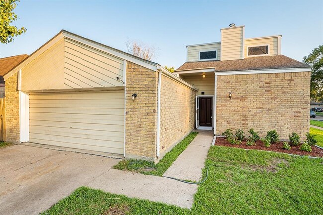 property at 12002 N Fairhollow Ln