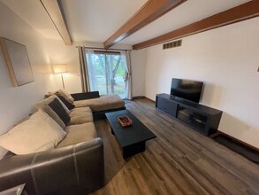 2417 Quail Dr, Unit C in Columbia, MO - Foto de edificio - Building Photo