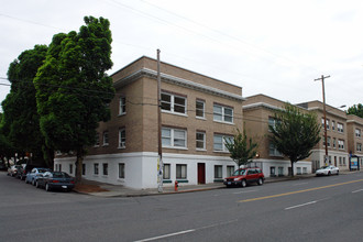 Gainsboro Apartments in Portland, OR - Building Photo - Building Photo