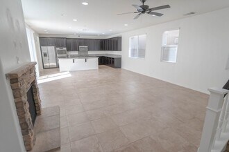 28341 Vista Del Rio Dr in Santa Clarita, CA - Building Photo - Building Photo