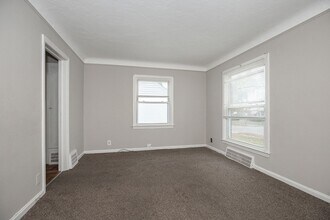 3943 E 176th St in Cleveland, OH - Building Photo - Building Photo