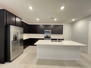 1549 Maria Xing Ave in Henderson, NV - Building Photo - Building Photo