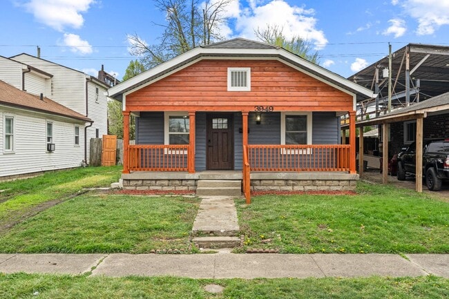 property at 3949 Hoyt Ave