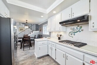 2300 Carnegie Ln-Unit -5 in Redondo Beach, CA - Building Photo - Building Photo