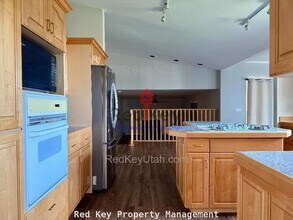 508 Elk Meadow Loop in Tooele, UT - Building Photo - Building Photo