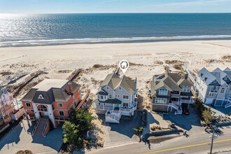 953B Dune Rd in Westhampton Beach, NY - Foto de edificio - Building Photo