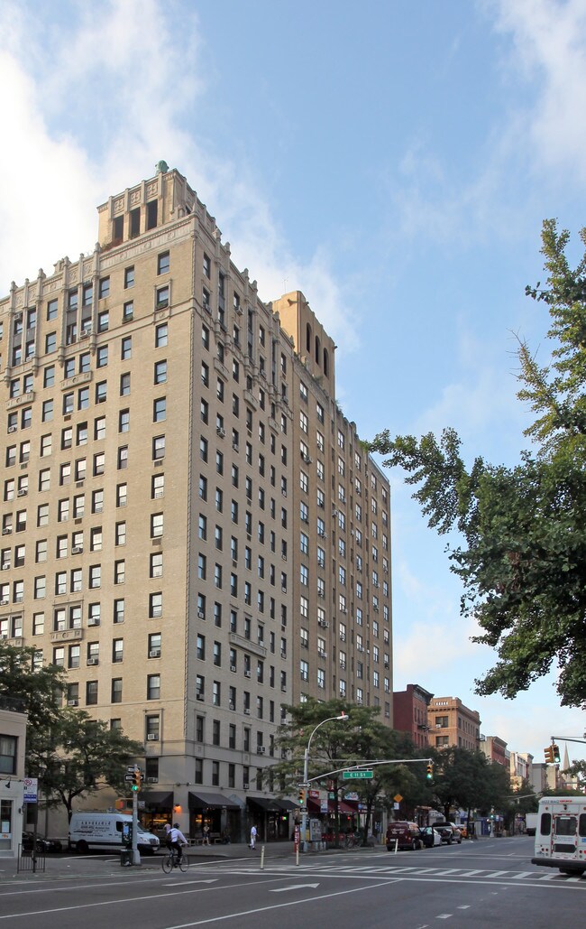 166 Second Ave in New York, NY - Foto de edificio - Building Photo