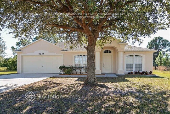 5807 NW Carr Ct in Port St. Lucie, FL - Building Photo - Building Photo