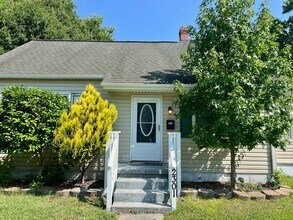 2301 Dominion Ave in Norfolk, VA - Building Photo - Building Photo