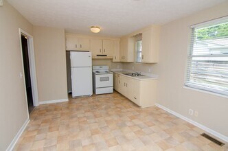 2036 10th Ave S in Nashville, TN - Building Photo - Building Photo