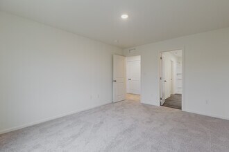 141 Red Hawk Dr in Vine Grove, KY - Building Photo - Building Photo