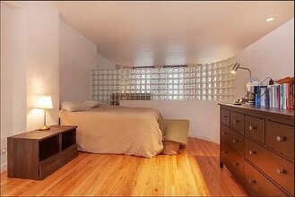 56 Pine St in New York, NY - Building Photo - Building Photo