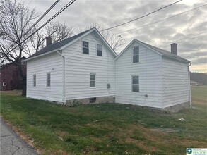 654 Youngs Hill Rd in Easton, PA - Building Photo - Building Photo