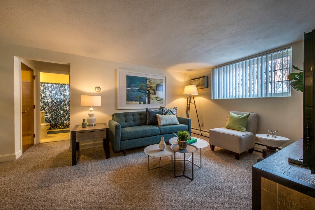 11 Brattle Dr, Unit 2 in Arlington, MA - Foto de edificio