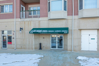 The Crossings At Franklin Station in Franklin Park, IL - Foto de edificio - Building Photo