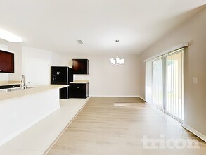 2449 Valhalla Dr in Tavares, FL - Building Photo - Building Photo