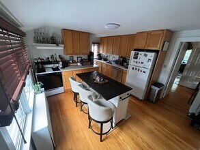 62 Penataquit Pl in Huntington, NY - Building Photo - Building Photo