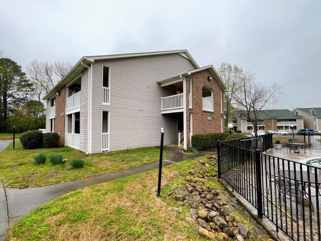 property at 6634 Willow Pointe Dr NW